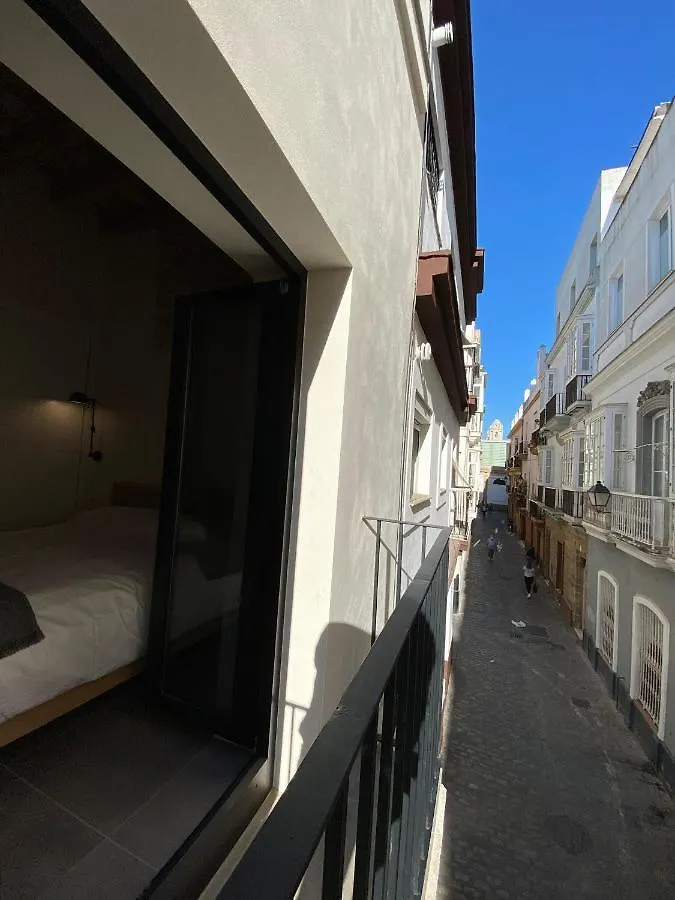 Oma Cadiz Apartments